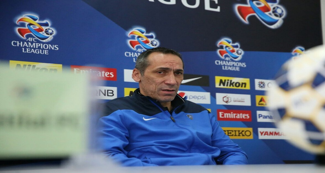 المدرب اليوناني دونيس: لا يمكن مقارنة الدوري الإماراتي بالسعودي "صورة"