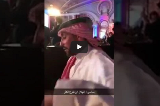 بالفيديو: الهلال دايمآ تقوله " مبرووك "!