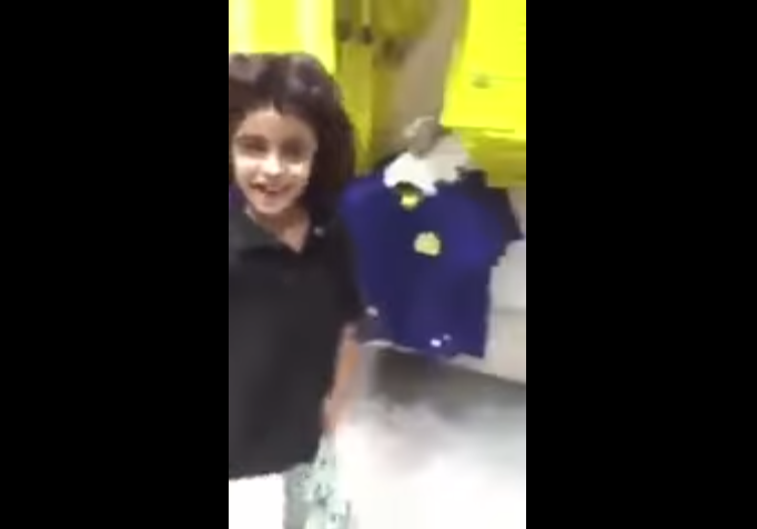 بالفيديو.. طفلة تغني (جحفلي ) تثير استياء النصراويين