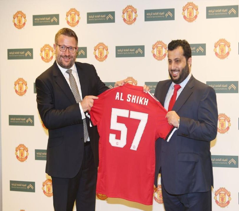 تركي آل الشيخ يوقع مع مانشستر يونايتد لتطوير الكرة في السعودية