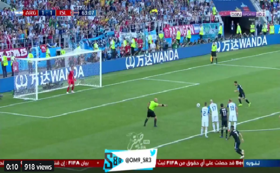 بالفيديو: "النحس" يلازم ميسي.. والأرجنتين تفشل بعبور آيسلندا