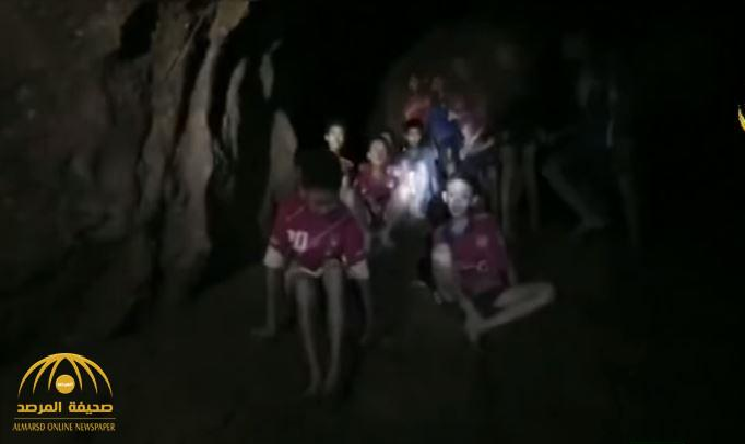 بالفيديو : العثور على لاعبي فريق كرة قدم بعد اختفائهم 9 أيام داخل كهف بتايلاند