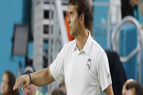 بالفيديو: لوبيتيغي يقطع تدريبات ريال مدريد للرد على الهاتف!