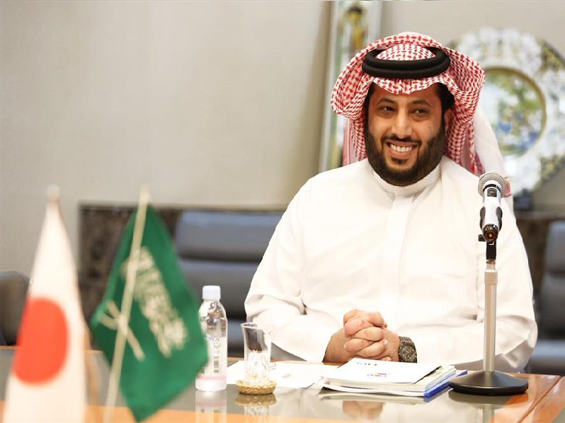 تركي آل الشيخ يقدم 5 آلاف تذكرة للطلبة السعوديين لحضور مباراة السوبر