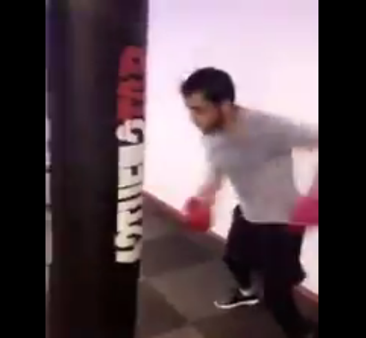 بالفيديو..الشلهوب يتحدى بطلي السعودية في الملاكمة!