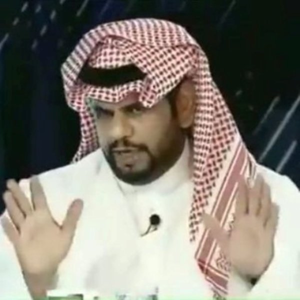 شاهد.. أول تعليق من "عبدالكريم الحمد" على رفع الجماهير الهلالية لافتة "معتز هوساوي"
