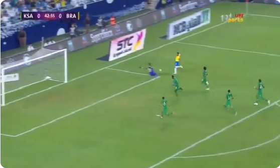 بالفيديو.. جيسوس يسجل الهدف الأول للبرازيل في شباك السعودية