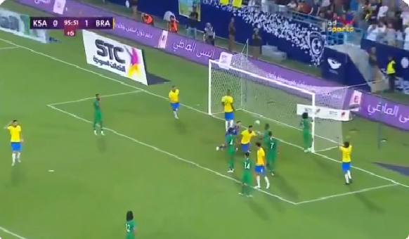 بالفيديو.. أليكس ساندرو يسجل الهدف الثاني للبرازيل بمرمى السعودية في الدقائق الأخيرة من المباراة