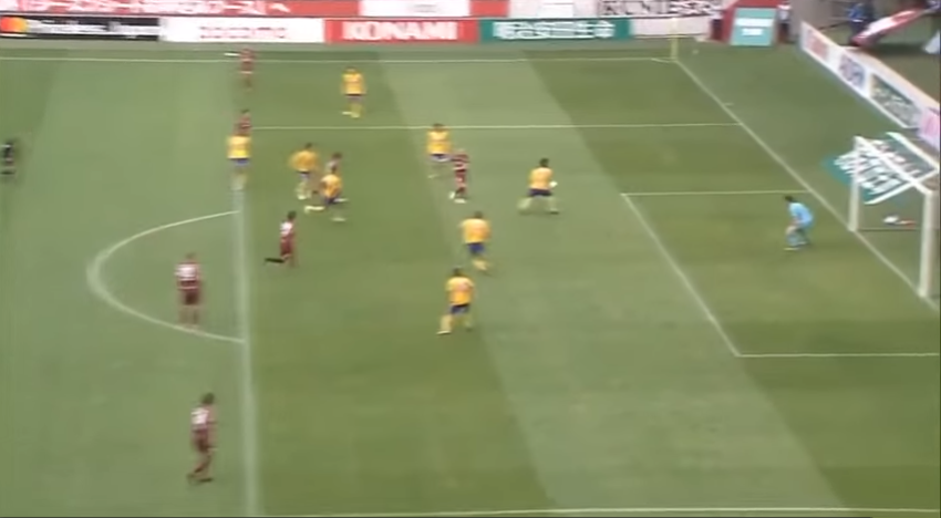 بالفيديو.."الرسام" إنييستا يسجل هدفا رائعا في الدوري الياباني