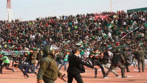 أحداث شغب وحرب شوارع في الدوري المغربي.. فيديو