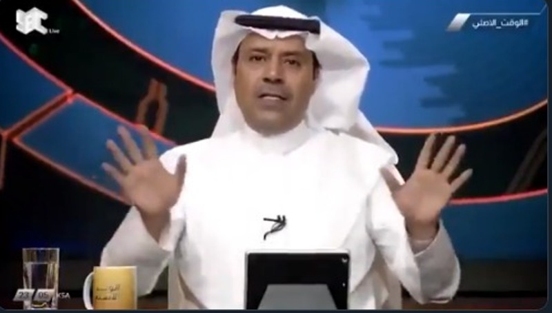 "المطيويع" ينشر فيديو من مباراة مصارعة ويعلق: هذا إذا كان نقاش الكبار الهلال و الاتحاد عن بطولاتهم!