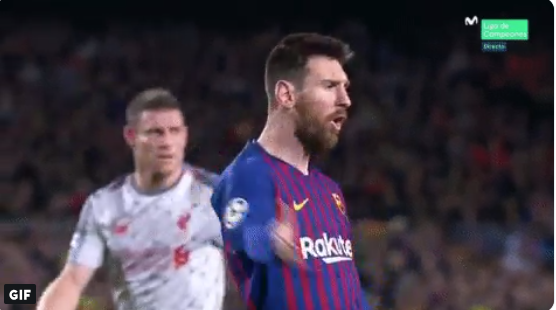 بالفيديو..ميسي يُعنف فيدال بعد إضاعة فرصة مؤكدة خلال مباراة برشلونة ضد ليفربول