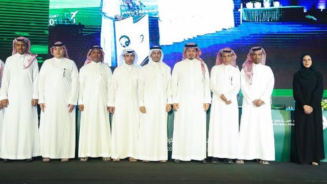 الفيفا يعلن عن مفاجأة لاتحاد الكرة السعودي