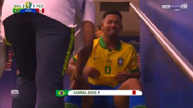 شاهد : البرازيلي جيسوس يبكي بعد طرده أمام البيرو