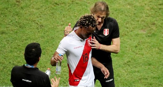 مدرب منتخب الـ"بيرو " يفاجئ كاريلو بهذا الطلب الغريب !