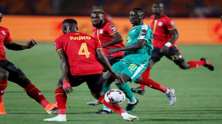 بالفيديو..ساديو ماني يقود السنغال لعبور أوغندا ومواجهة بنين في ربع نهائي كأس الأمم الأفريقية