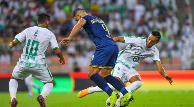النصر يحتج رسميا ضد "إنذار" حمدالله في مباراة الأهلي