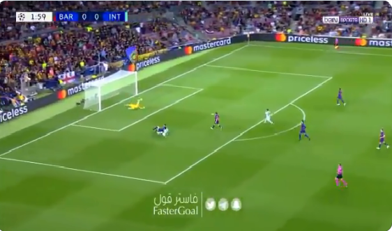بالفيديو.. إنتر ميلان يسجل الهدف الأول في شباك برشلونة