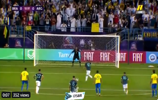 بالفيديو.. ميسي يسجل الهدف الأول للأرجنتين في شباك البرازيل