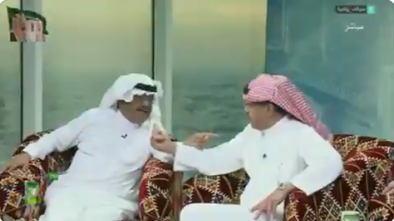 بالفيديو.. جستنيه لـ فهد الطخيم هل تتمنى فوز الهلال ..ورد غير متوقع من الطخيم