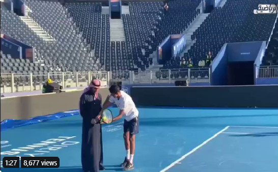 بالفيديو.. تركي الفيصل يمارس لعب كرة التنس مع اللاعب السعودي "عمار الحقباني"!