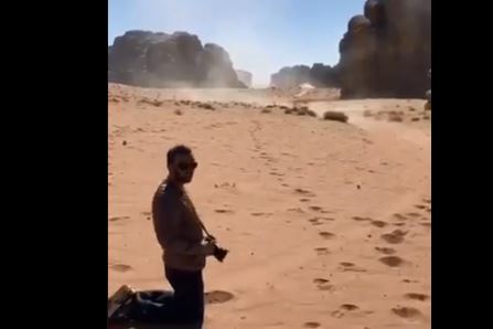 شاهد.. الأمير عبدالعزيز الفيصل يوثق بكاميرته سباق رالي السعودية!