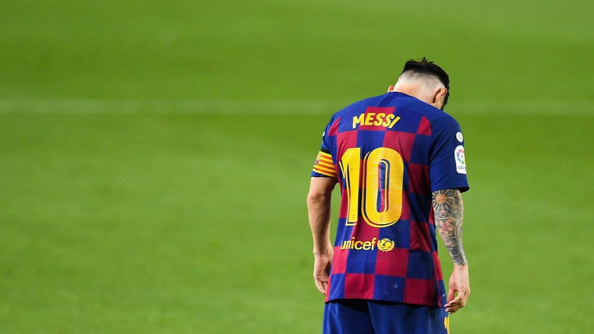 "ميسي" يوقف مفاوضات تجديد عقده ويهدد بالرحيل عن برشلونة