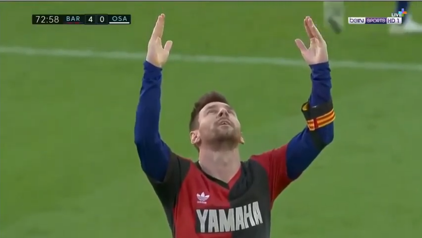 بالفيديو..ميسي يودع "مارادونا" باحتفال استثنائي داخل الملعب