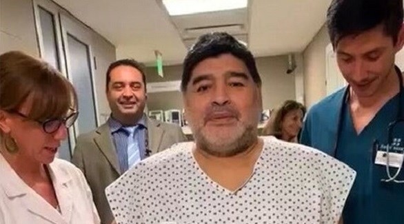 "مصاب بكدمات لكنني بخير".. شاهد :أخر فيديو لـ"مارادونا" قبل وفاته