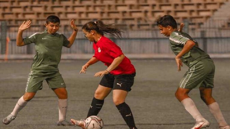 مباراة كرة قدم لمنتخب سيدات مصر تثير جدلا واسعا (صور)