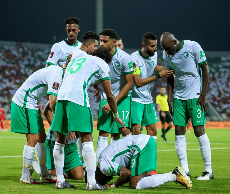 "شاهد" تعتذر للجماهير بسبب مواجهة المنتخب الوطني ضد عمان