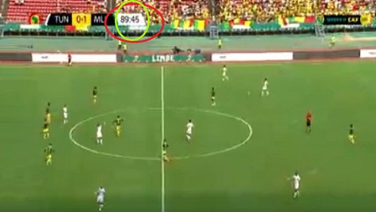 فضيحة مدوية في كأس إفريقيا.. الحكم ينهي مباراة تونس ومالي قبل نهاية الوقت الأصلي "فيديو"